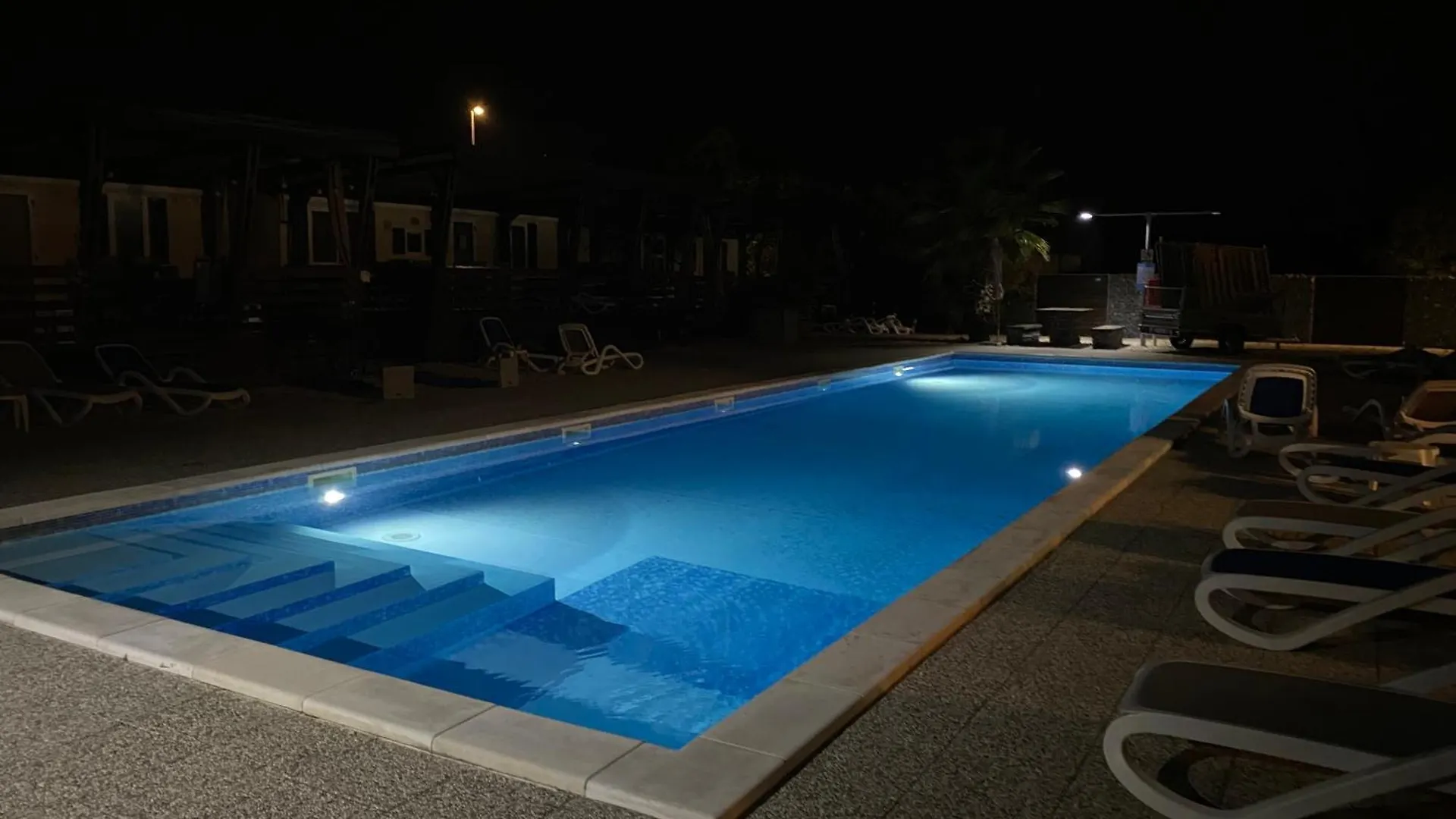 Chalet-Mobilehome Mit Pool Turanj Campsite